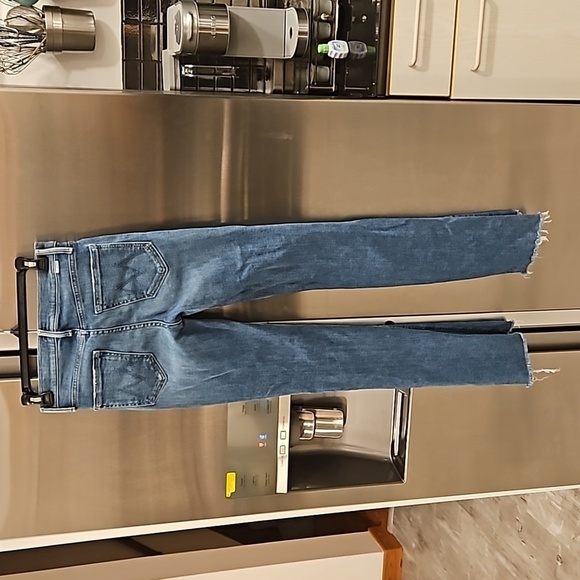 💕MOTHER💕 The Runaway Step Fray Jeans ~ Leaps and Bounds 26 NWOT - Picture 12 of 16